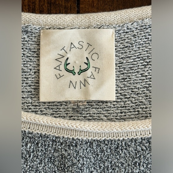 Fantastic Fawn | Gray Boxy “Nelly” Sweater with Contrasting Cream Trim - Picture 3 of 9